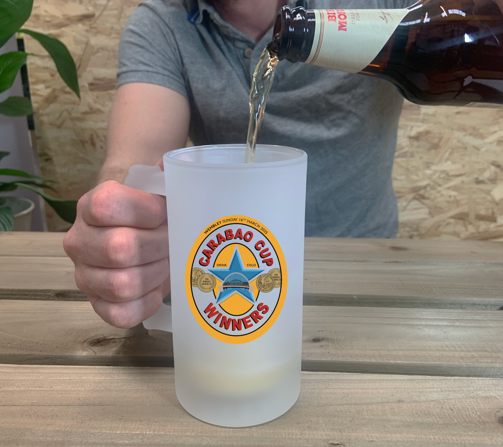 Carabao Cup Winners Frosted Beer Stein – Newcastle United Champions Edition